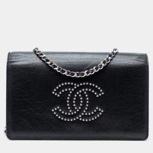 مملوكة مسبقًا Chanel Black Studded Lambskin CC Wallet on Chain