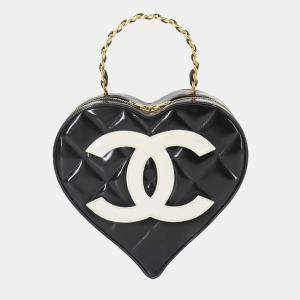 مملوكة مسبقًا Chanel CC Heart Mini Black/White Enamel Vanity Bag
