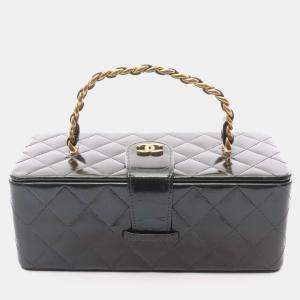 Pre Owned Chanel Matelasse Handbag In Patent Leather Green