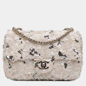 مملوكة مسبقًا حقيبة شانيل قماش قنب مستطيلة صغيرة بيضاء مرصعة بغطاء مفرد