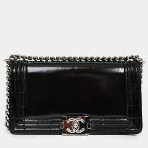 مملوكة مسبقًا Chanel 2012 Black Patent Leather Medium Reverso Boy Bag SHW