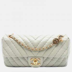 Pre Owned Chanel Green Medium Double Stitch Chevron Lambskin Single Flap