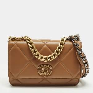 مملوكة مسبقًا Chanel 19 Brown Quilted Leather Wallet On Chain