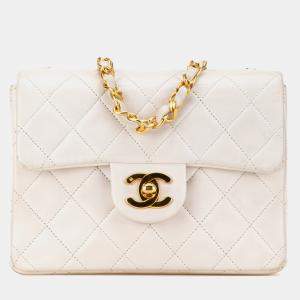 مملوكة مسبقًا حقيبة شانيل فلاب مفرد مربعة صغيرة جلد حمل أبيض