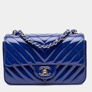 مملوكة مسبقًا Chanel Blue Mini Rectangular Classic Chevron Patent Single Flap