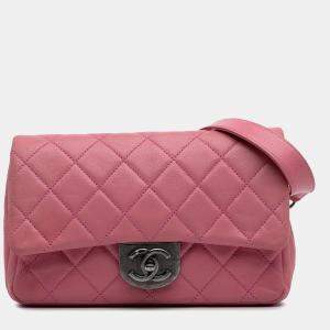 مملوكة مسبقًا Chanel Pink Small Quilted Goatskin Double Carry Waist Chain Flap
