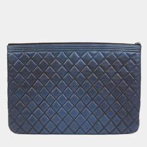 مملوكة مسبقًا حقيبة كلتش شانيل بوي جلد أزرق معدني كبير