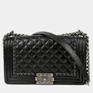 مملوكة مسبقًا حقيبة شانيل بوي كتف متوسطة سوداء من الجلد