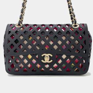 مملوكة مسبقًا Chanel Punching Chain Shoulder Bag Black/Pink Calf Leather Size 25