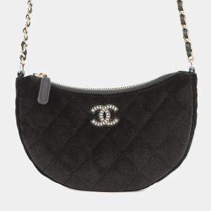 مملوكة مسبقًا Chanel Half Moon Chain shoulder Bag Black Velour