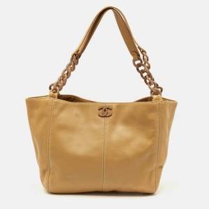 مملوكة مسبقًا Chanel Tan Leather Wood Chain Tote