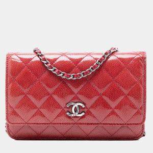 مملوكة مسبقًا Chanel Red Paris Dallas CC Quilted Patent Goatskin Wallet on Chain
