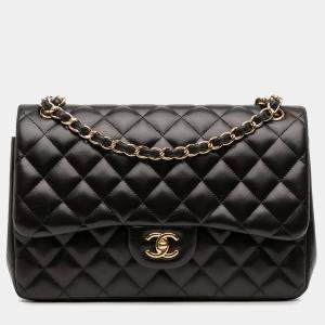 مملوكة مسبقًا Chanel Black Jumbo Classic Lambskin Double Flap