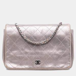 مملوكة مسبقًا Chanel Pink CC Quilted Metallic Lambskin Wallet On Chain