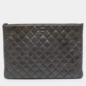 مملوكة مسبقًا حقيبة كلاتش شانيل أو كيس باتنت مطوية كبيرة