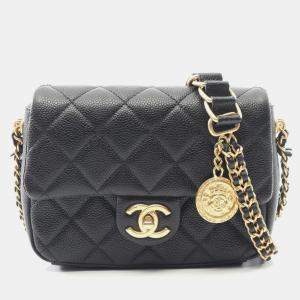 مملوكة مسبقًا Chanel Matelasse Camellia Shoulder Bag In Grained Calfskin Leather Black