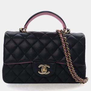Pre Owned حقيبة شانيل كلاسيك فلاب ذات مقبض علوي مستطيل جلد حمل صغير باللون الأسود والوردي
