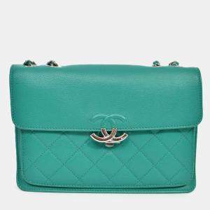 Pre Owned Chanel 2017 Green Leather CC Urban Companion Flap Bag