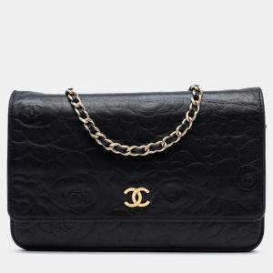 Pre Owned محفظة شانيل سوداء بنقش شعار CC من جلد الحمل مع سلسلة كامليا