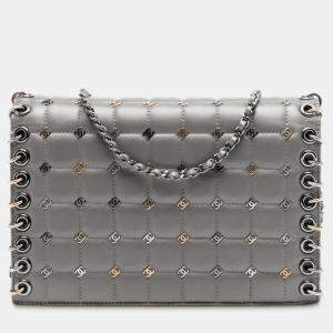 مملوكة مسبقًا Chanel Small Grey Lambskin Chocolate Bar CC Piercing Studded Chain Flap