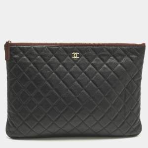 مملوكة مسبقًا Chanel O Case Large Black Quilted Caviar Leather Zip Pouch Clutch