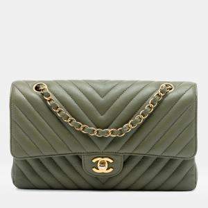 Pre Owned Chanel Green Medium Classic Chevron Lambskin Double Flap