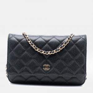 مملوكة مسبقًا Chanel Black CC Quilted Caviar Wallet on Chain