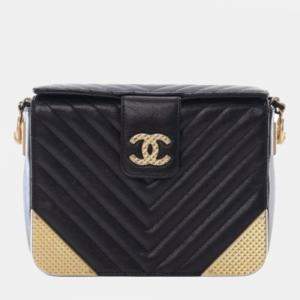 مملوكة مسبقًا Chanel Black Gold CC Chevron Calfskin Rock The Corners Minaudiere Bag