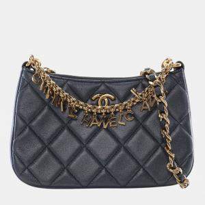 مملوكة مسبقًا Chanel Black Small Quilted Lambskin Logo Chain Crossbody