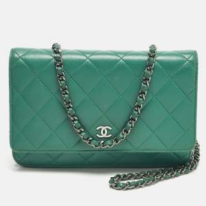 مملوكة مسبقًا Chanel Classic CC Green Quilted Leather Wallet On Chain