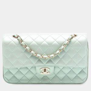 Pre Owned حقيبة شانيل كلاسيكية مزدوجة رفرف متوسطة باللون الأخضر جلد حمل لامع