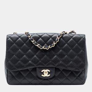 مملوكة مسبقًا شنطة شانيل كبيرة كلاسيكية من جلد العجل المحبب بغطاء واحد بلون أسود