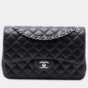 مملوكة مسبقًا Chanel Black Jumbo Classic Lambskin Double Flap