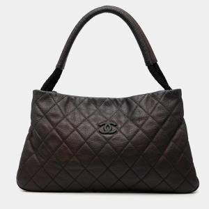 مملوكة مسبقًا حقيبة يد شانيل يخت قابلة للتمدد سحّاب جلد عجل مبطن أسود متوسطة