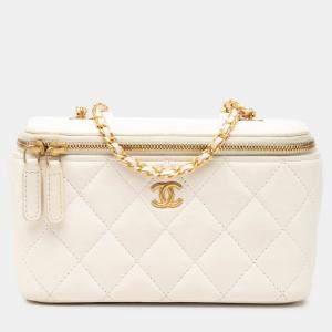 Pre Owned حقيبة فانيتي صغيرة شانيل بيضاء جلد الخروف مبطنة مع سلسلة