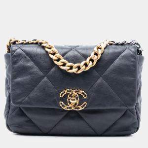 مملوكة مسبقًا Chanel Black Medium Lambskin 19 Flap