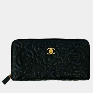 مملوكة مسبقًا Chanel Black CC Embossed Caviar Camellia Zip Around Wallet