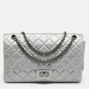 مملوكة مسبقًا Chanel Reissue 2.55 226 Grey Quilted Aged Leather Flap Bag