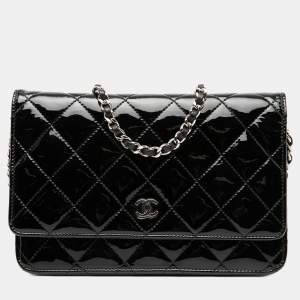 مملوكة مسبقًا Chanel Black CC Quilted Patent Wallet On Chain