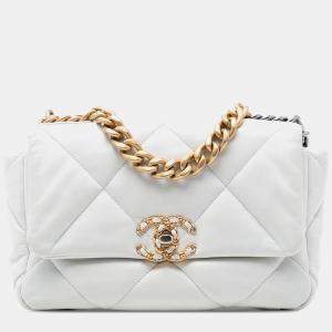 مملوكة مسبقًا Chanel White Medium Lambskin 19 Flap