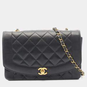 Pre Owned حقيبة شانيل ديانا فلاب كتف ماتيلاسي جلد الخروف باللون الأسود.