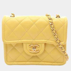 مملوكة مسبقًا Chanel Matelasse Shoulder Bag In Calfskin Leather Yellow