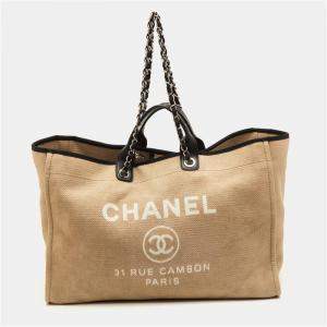 مملوكة مسبقًا Chanel Deauville CC Beige/Black Canvas and Leather Shopper Tote
