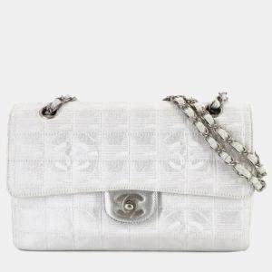 Pre Owned Chanel New Travel Line Chocobar Chain Shoulder Bag In Nylon Jacquard And Leather White