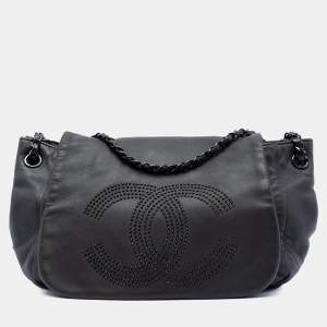مملوكة مسبقًا Chanel Black Lambskin Studded CC Accordion Flap