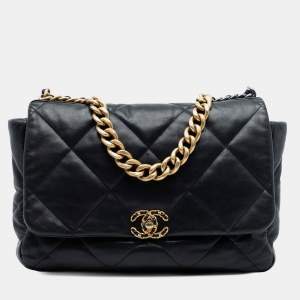مملوكة مسبقًا Chanel Black Maxi Lambskin 19 Flap