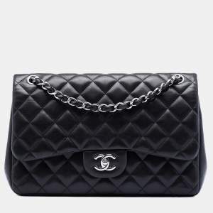 مملوكة مسبقًا Chanel Black Jumbo Classic Lambskin Double Flap
