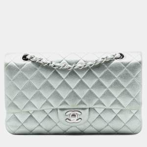 مملوكة مسبقًا Chanel Silver Medium Classic Metallic Lambskin Double Flap