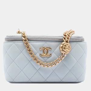 مملوكة مسبقًا Chanel Blue Small Quilted Lambskin Sweet Camellia Vanity Case with Chain