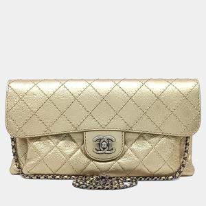 مملوكة مسبقًا Chanel Gold Leather clutch and crossbody bag